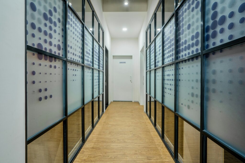 Building Reliable, Scalable Data Centres from Design to Completion