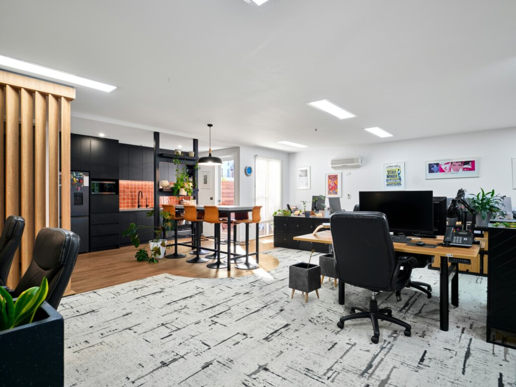 Moving Office vs Refurbishing: What’s the Right Choice for Your Workspace? - Photo №1 Moving Office vs Refurbishing: What’s the Right Choice for Your Workspace?
